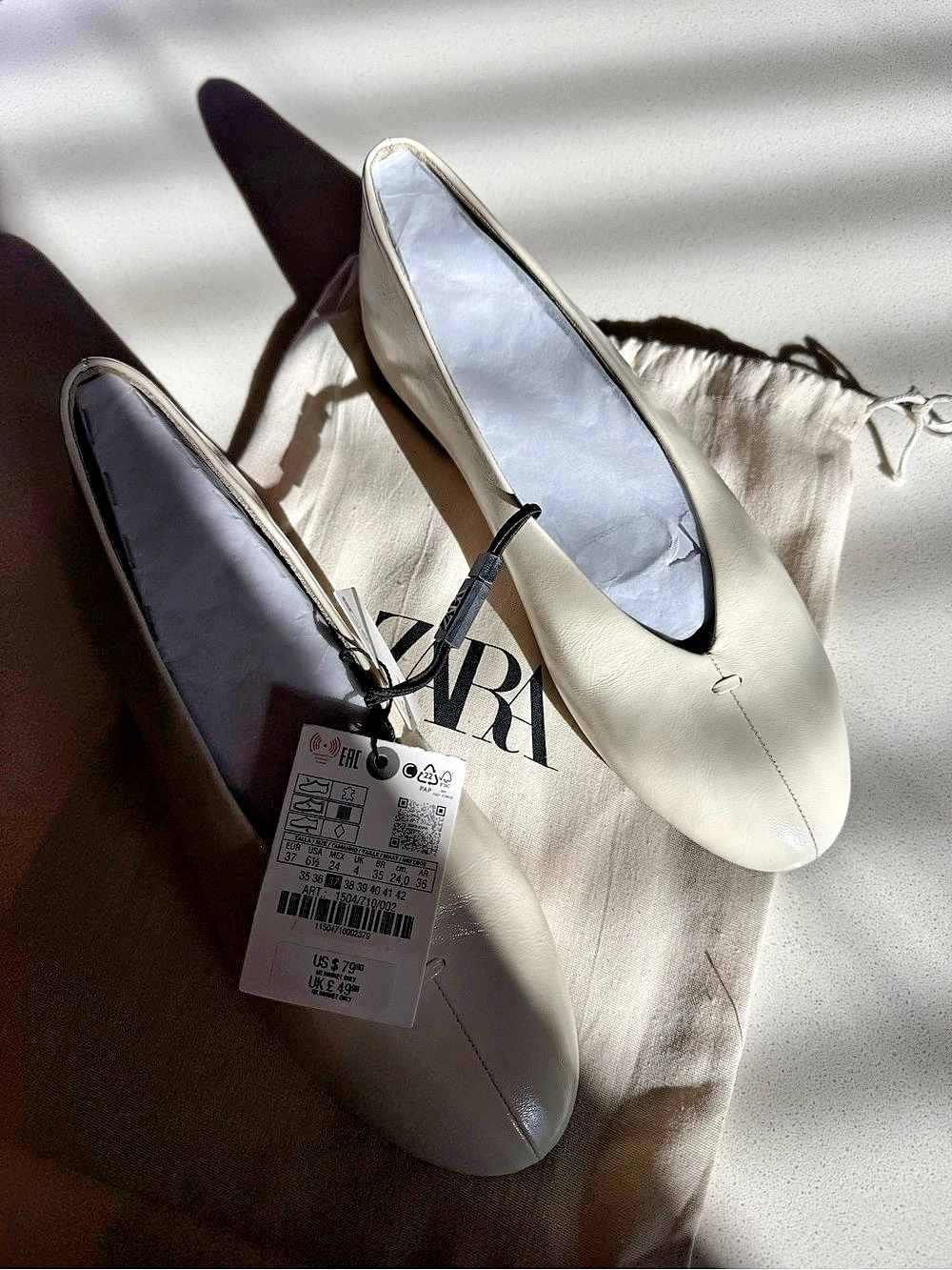 Zara Pointed-Toe Ballet Flats in White US 6.5